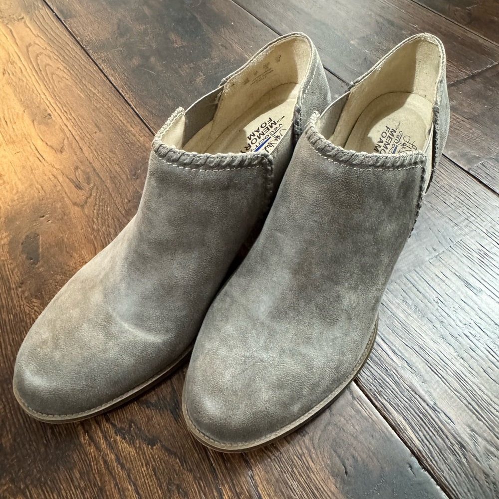 Life Stride Velocity Gray Leather Ankle Boots Size 9
